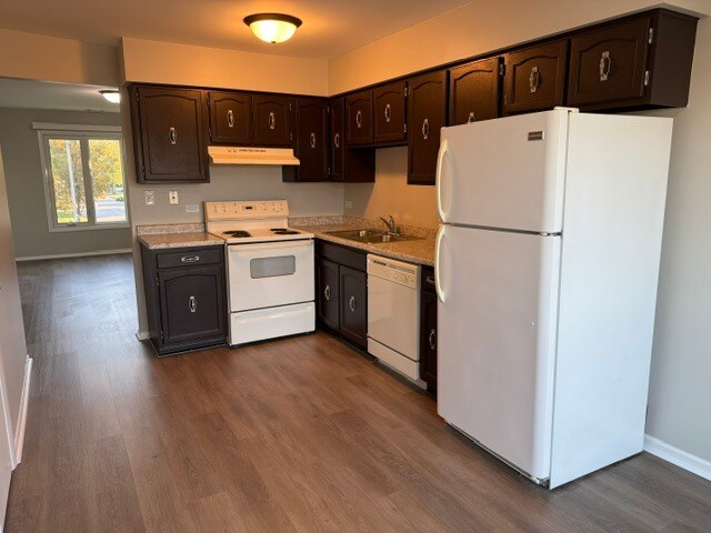Building Photo - 1040 Camellia Dr