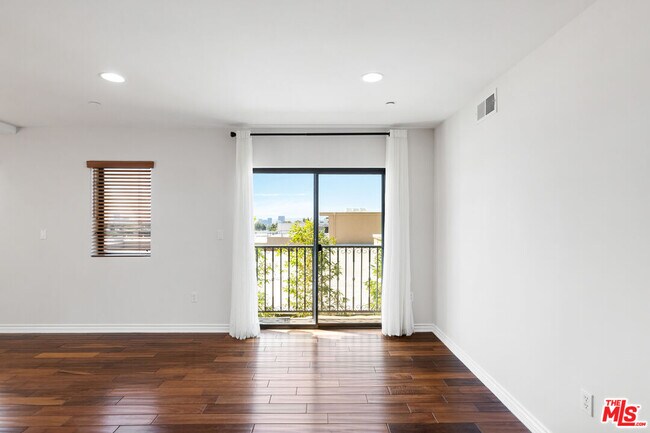 Building Photo - 1146 Hacienda Pl