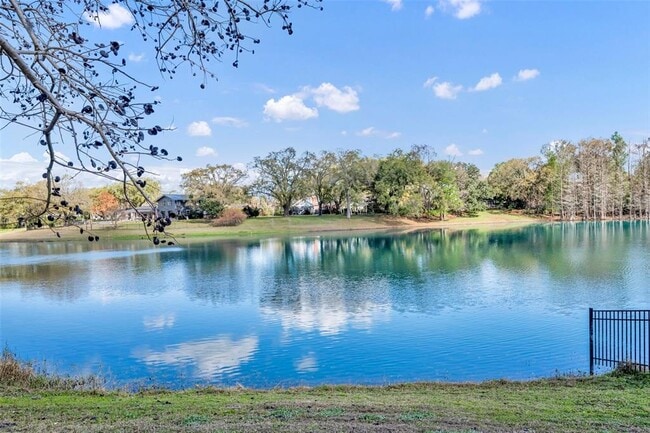 Building Photo - 1081 Lake Weldona Dr