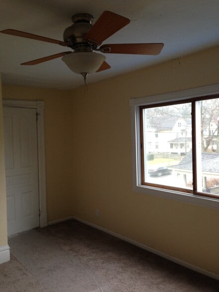 Bedroom freshly painted - 918 South Westnedge Ave