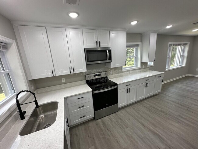 Building Photo - 12317 Metlock Rd