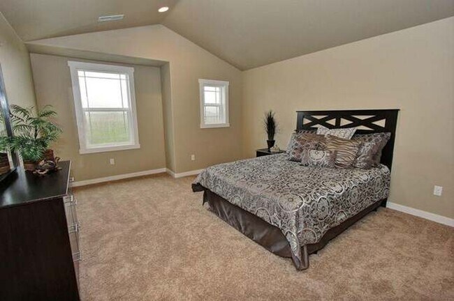 Building Photo - Gorgeous 3-Bdr with Bonus Room Loft in McKenzie Meadows Village in Sisters!