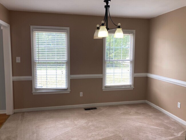 Building Photo - 5901 Tuskwillow Dr