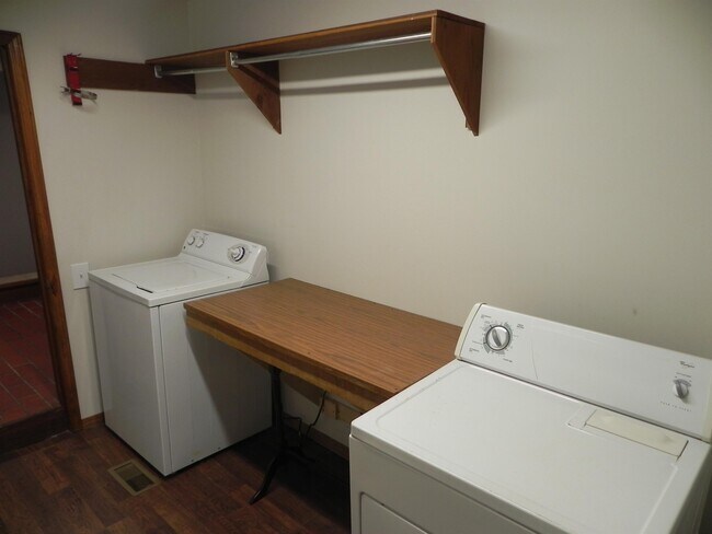 Building Photo - 4248 S Cincinnati Ave