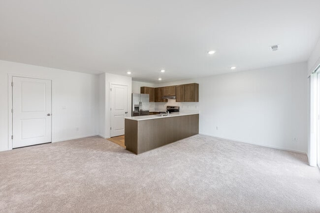 Building Photo - BRAND NEW FOUR BEDROOM IN WEST LONGVIEW
