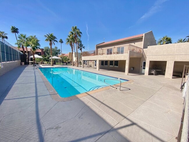 Building Photo - 5009 Indian River Dr