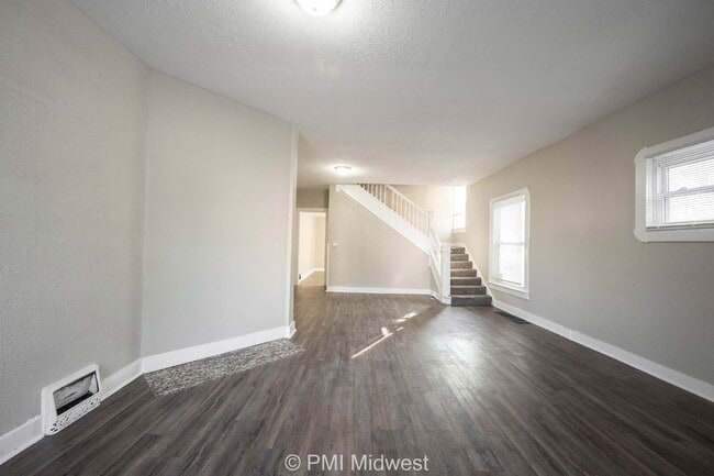 Building Photo - 101 N State Ave