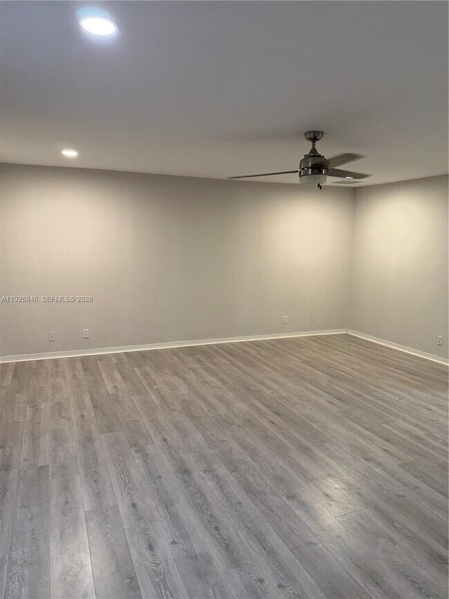 Building Photo - 2927 SW 18th Terrace