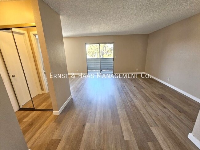 Building Photo - 6673 N Hammond Ave
