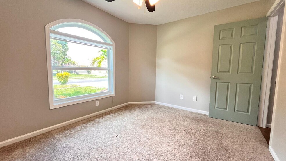 Building Photo - 1627 Oak Berry Cir