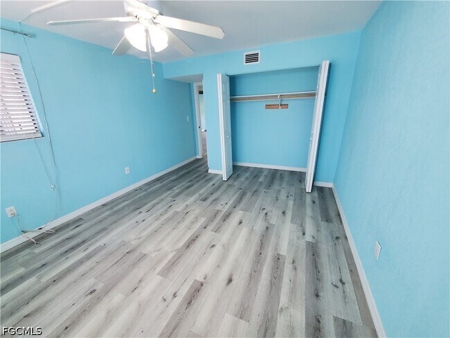 Building Photo - 1055 Palm Ave
