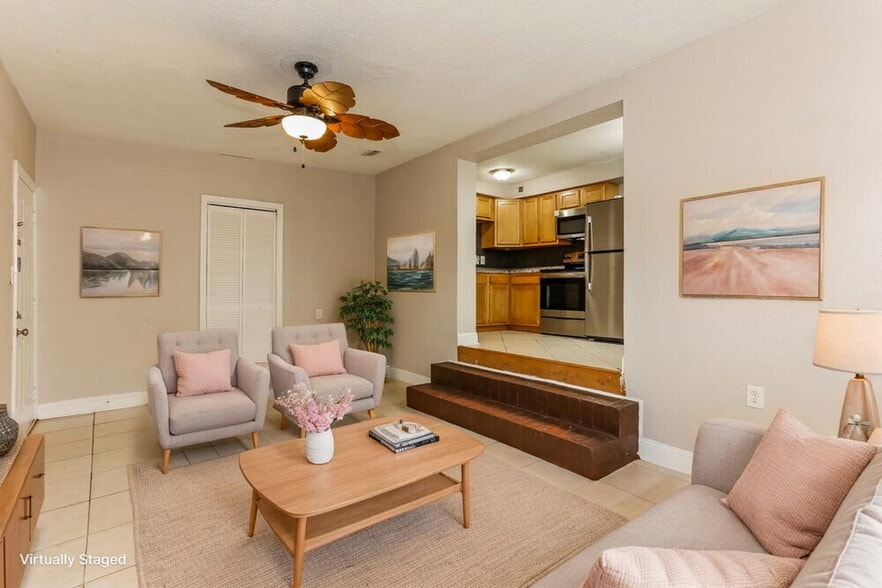 Building Photo - 1458 W 19th St