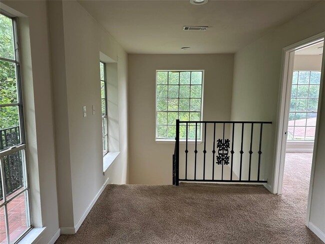 Building Photo - 9619 Camrose Ct