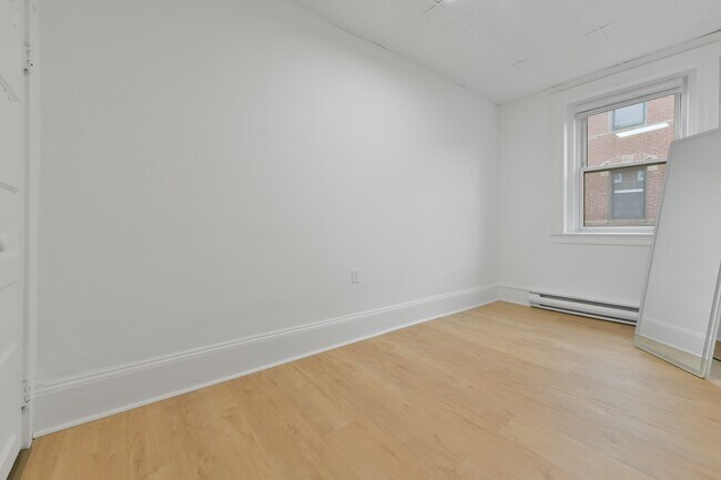 Building Photo - 144 Salem St