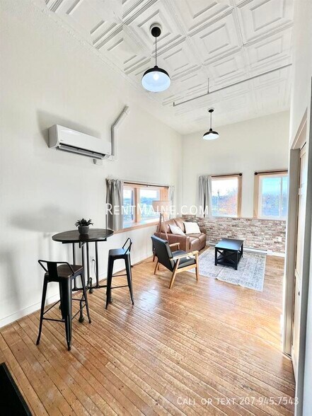 Building Photo - 113 N Lancey St