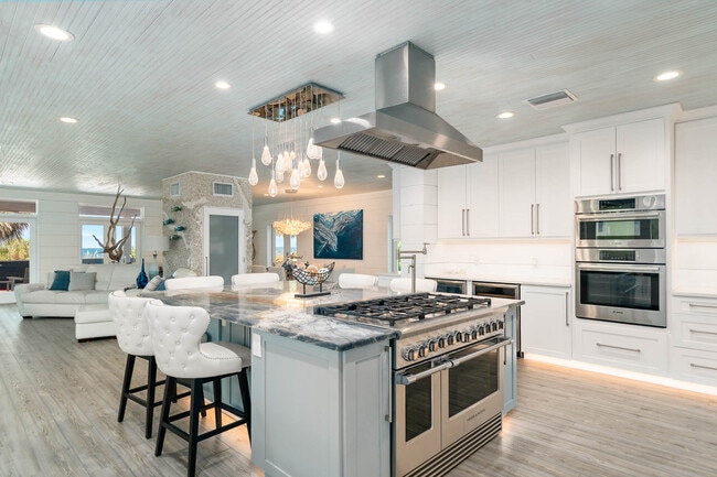 Building Photo - 113-112 12th Ave