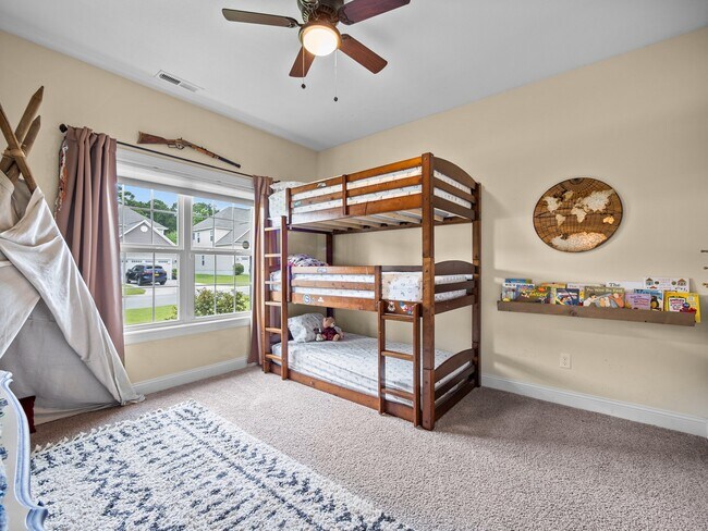 Building Photo - 239 Sailor St