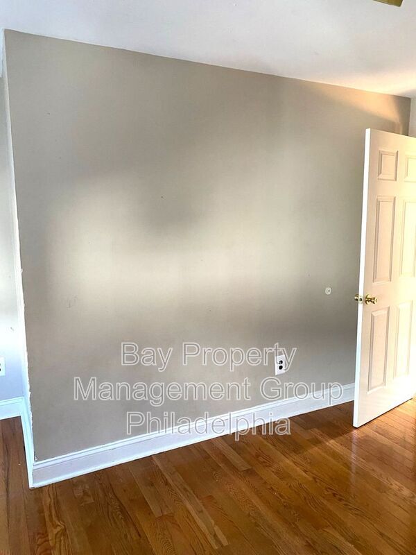 Building Photo - 12 E Jefferson St