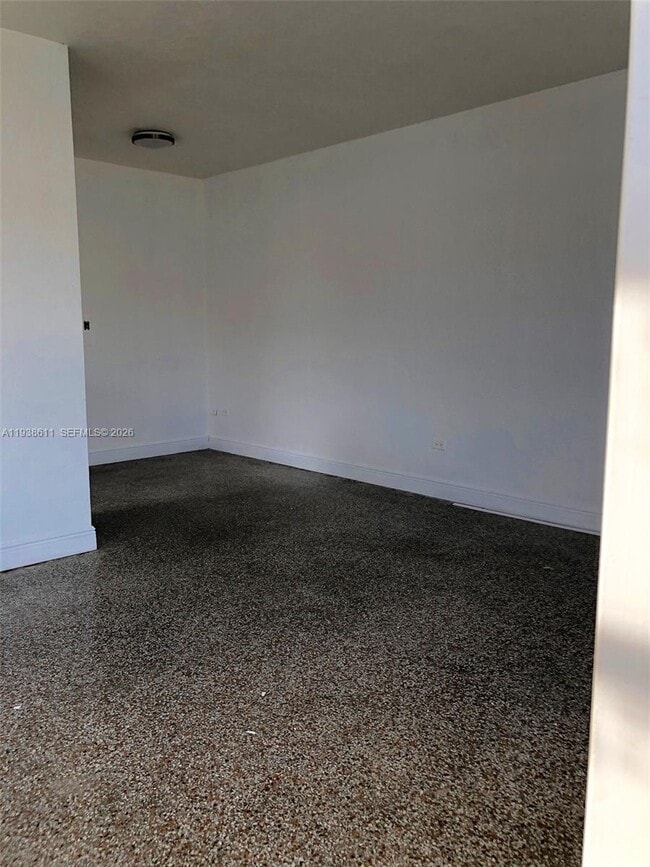 Building Photo - 2830 SW 38th Ct