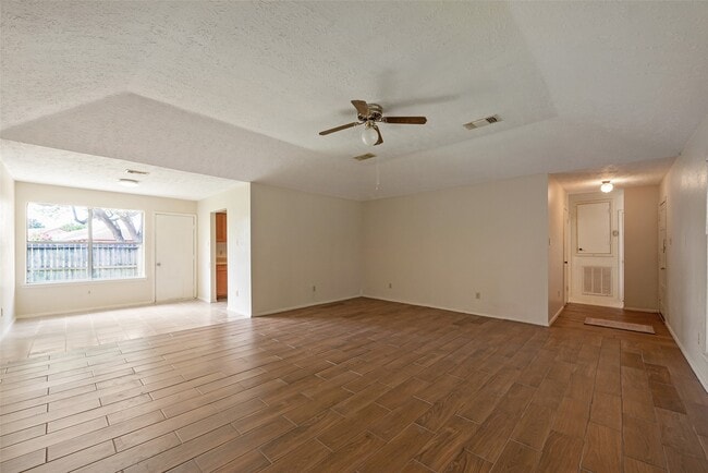 Building Photo - 2779 Forest Point Dr