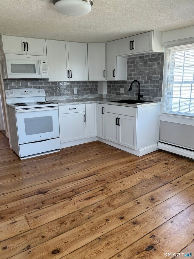 Building Photo - 8 Alto Rd