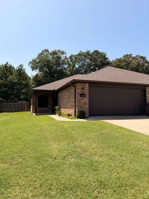 Building Photo - 1119 Springhill Rd