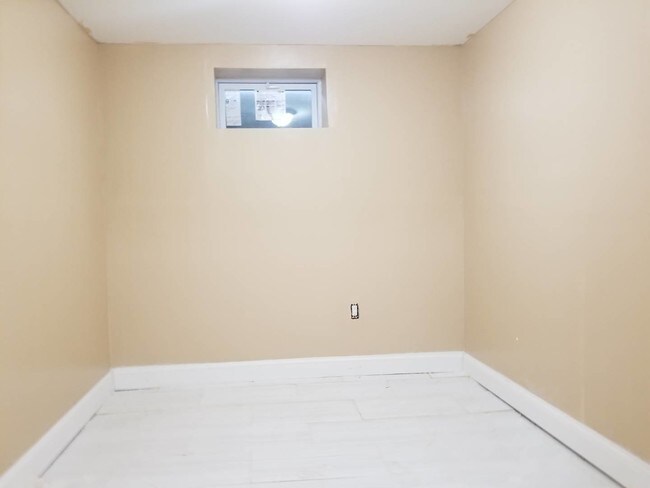 Building Photo - 176-44 130th Ave