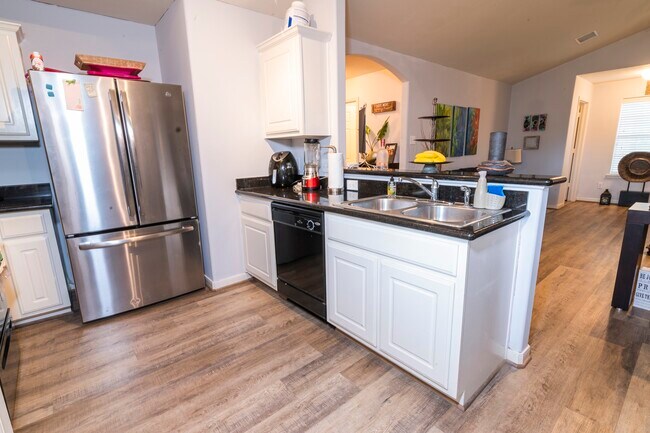Building Photo - 28830 Bosque River Ct