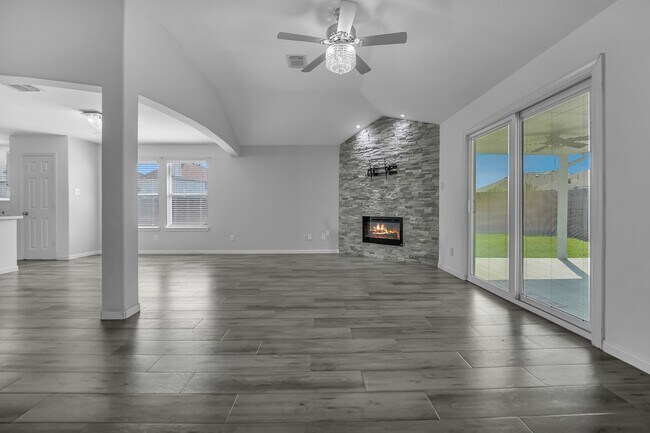 Building Photo - 6006 Barany Ct