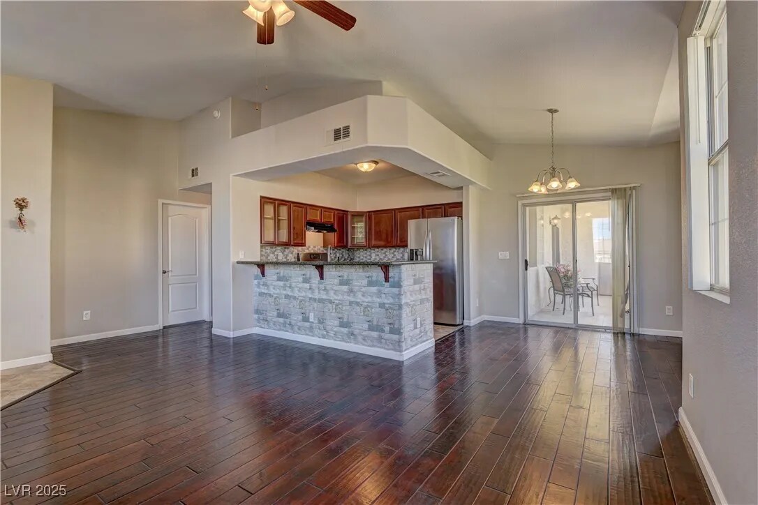 Building Photo - 1621 Queen Victoria St