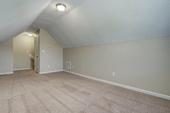 Building Photo - 116 Regatta Way