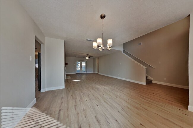 Building Photo - 18714 Timber Way Dr