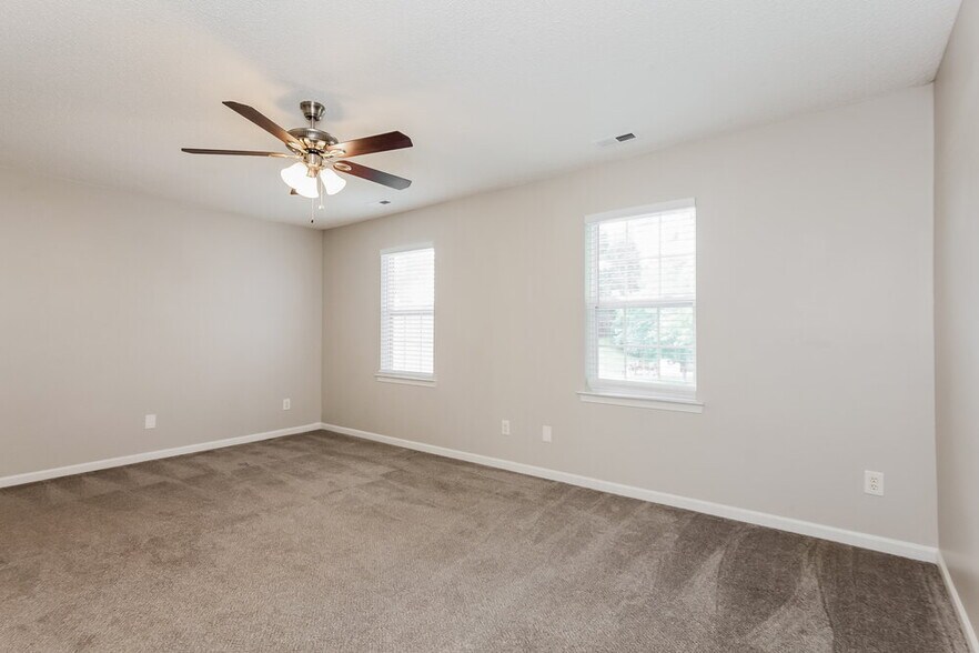 Building Photo - 120 W Walnut Ave