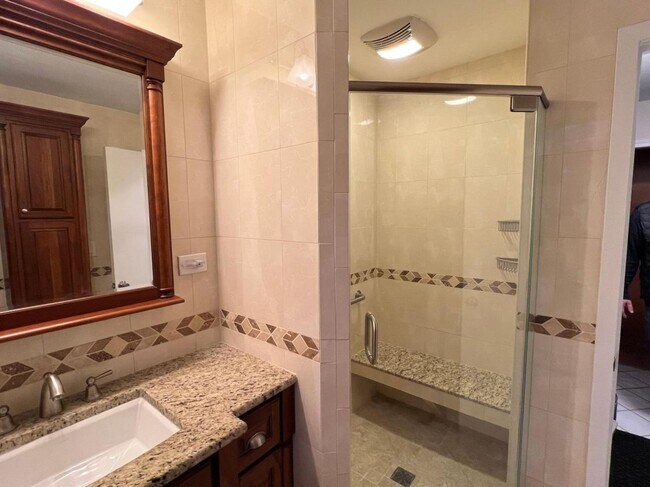 Building Photo - 9533 Schiller Blvd