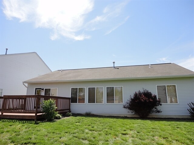 Building Photo - 9748 Olde Park Dr