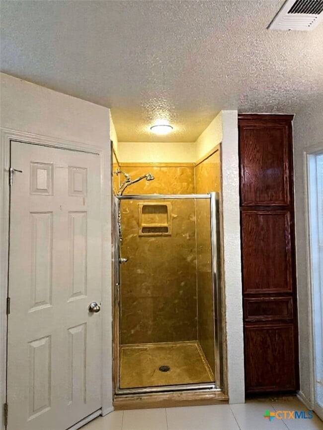 Building Photo - 3003 Lavender Ln