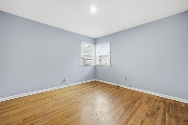 Building Photo - 1248 37th St