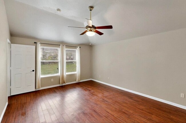 Building Photo - Spacious Family Home with Room to Grow
