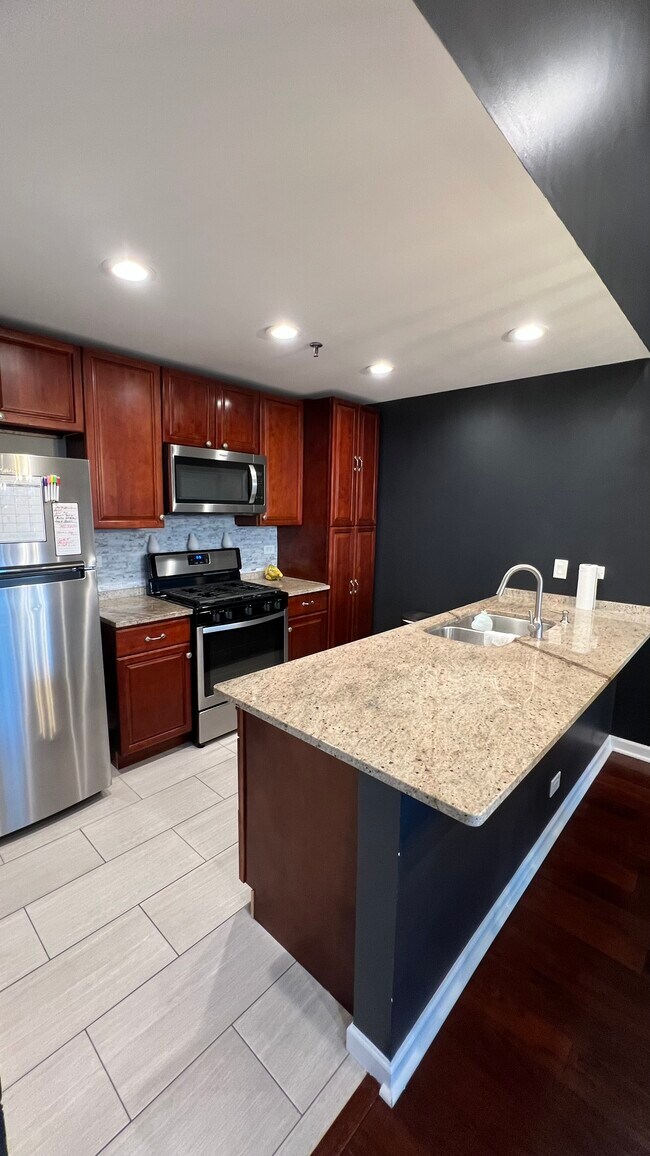 Building Photo - 475 Scots Dr