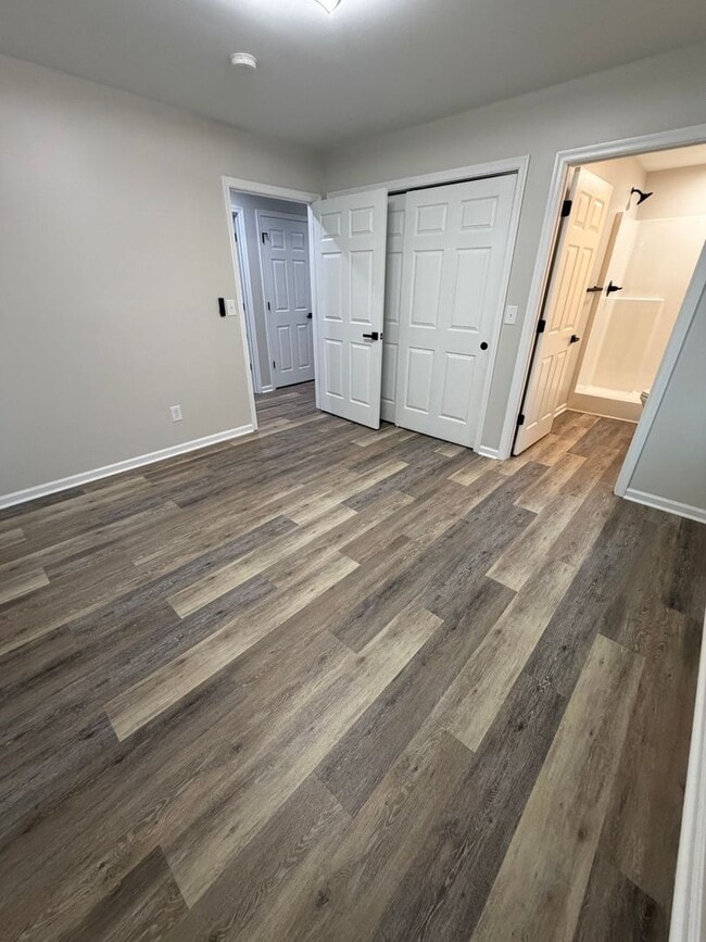 Building Photo - Open concept, location and easy living!