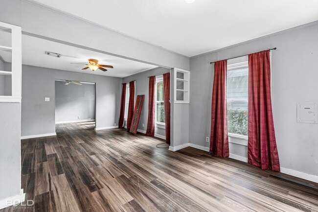 Building Photo - Home For Rent!
