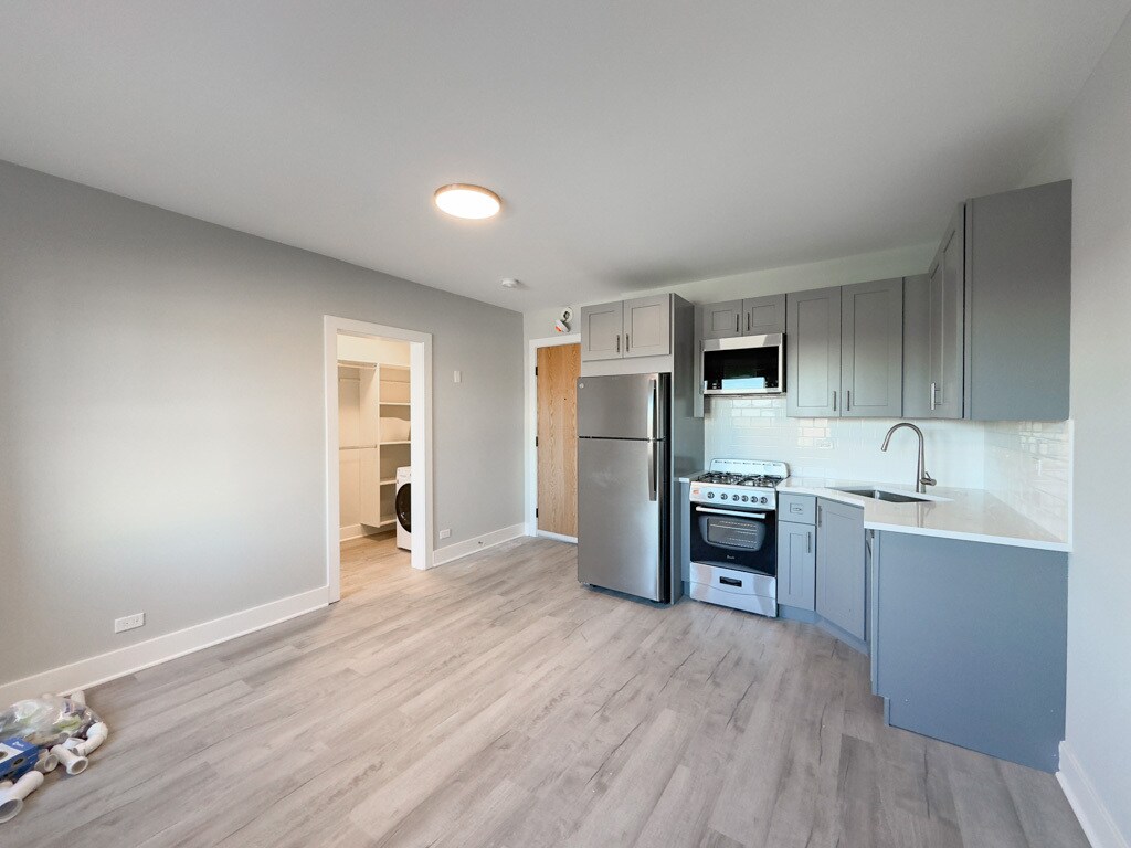 Building Photo - 373 Hazel Ave