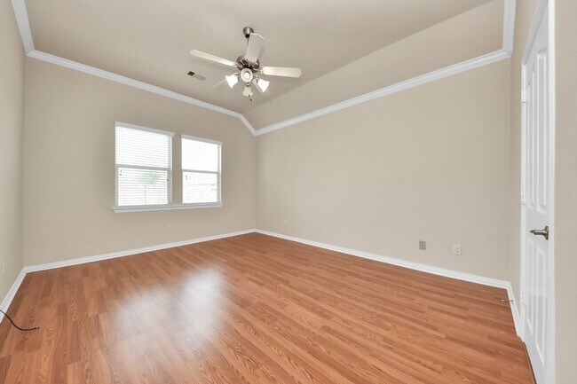 Building Photo - 24503 Hikers Bend Dr