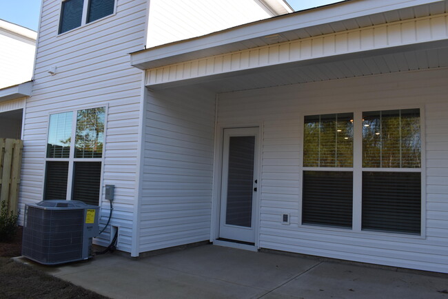 Building Photo - 4390 Taylor Pond Rd