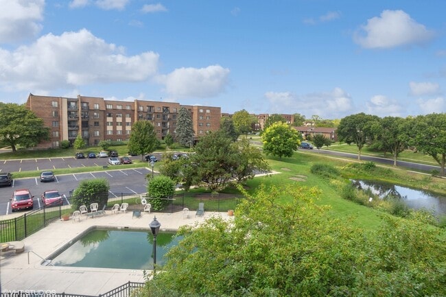 Building Photo - 470 Fawell Blvd