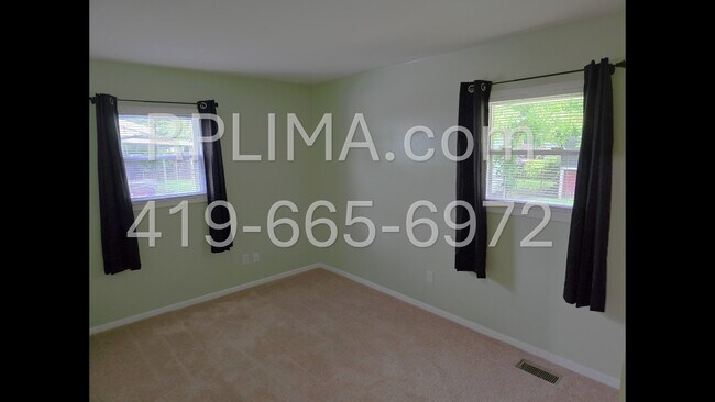 Building Photo - 1738 Bermuda Dr