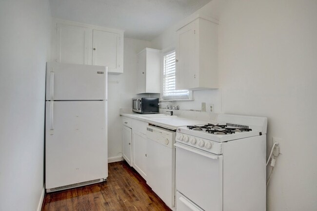 Building Photo - 1229 Heights Blvd