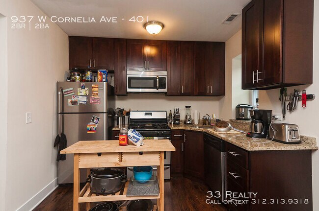 Primary Photo - 937 W Cornelia Ave