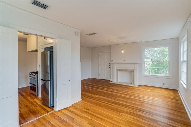 Building Photo - 1609 Sunset Ln