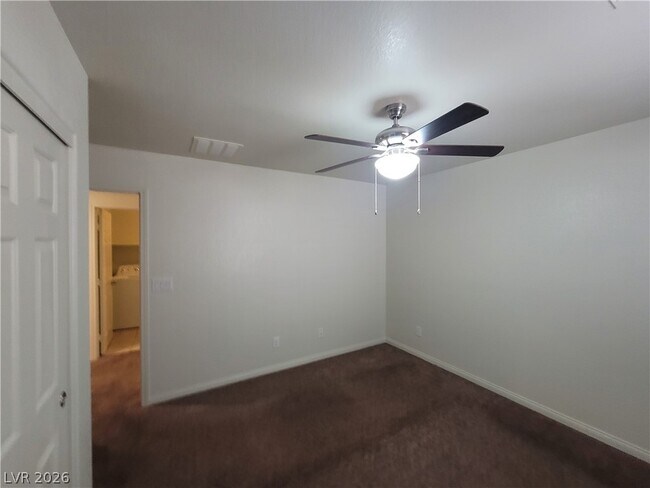 Building Photo - 2409 W Gilmore Ave